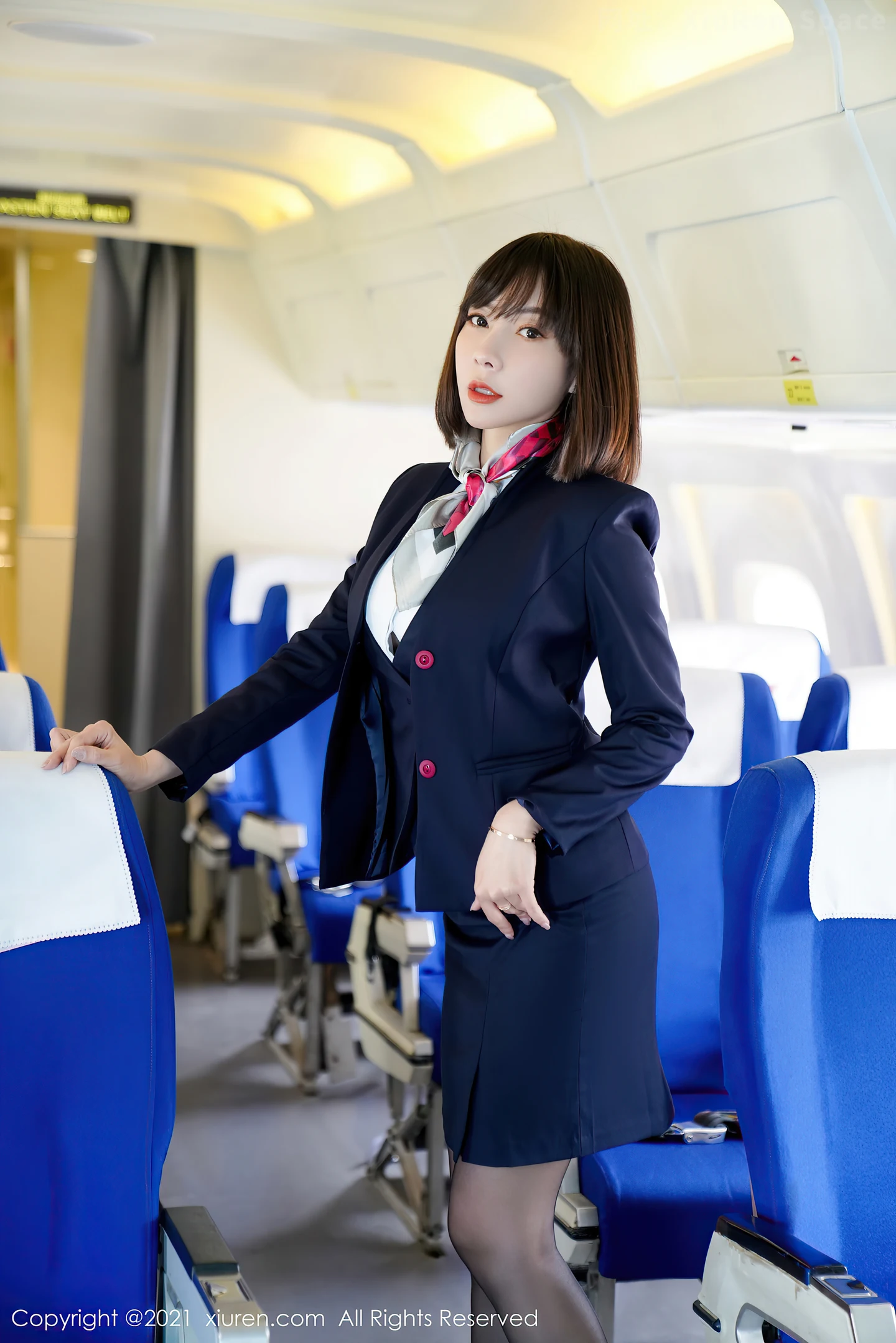 图片[5]-[Xiuren秀人网] 2021.06.04 VOL.3506 模特合集性感空姐 果儿Victoria 葛征 情趣制服与短裙加黑丝美腿私房写真集-秀人网官方网站